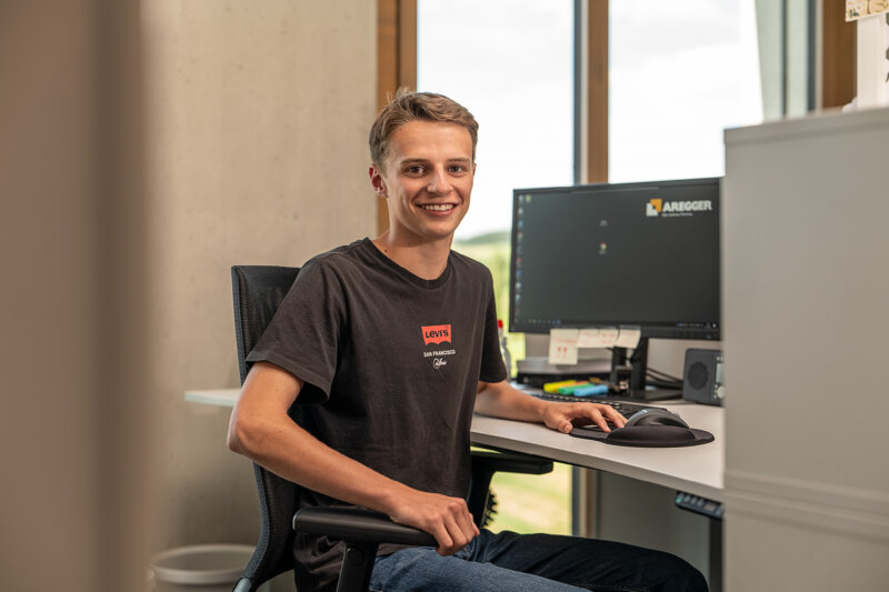 Aregger Ausbildung Lehrstelle Kauffrau Kaufmann 01