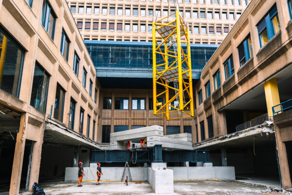 Aregger Hochbau Weltneuheit Kran 03