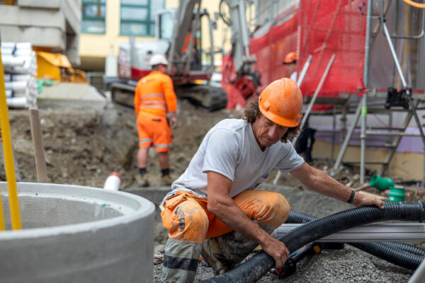 Aregger Tiefbau Dierikon Schulanlage Aushub Erweiterung 09