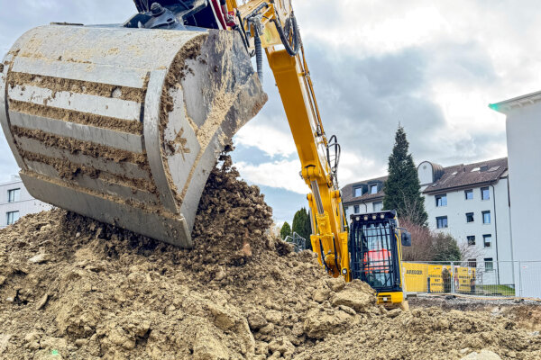 Aregger Tiefbau oberkirch aushub feld 01