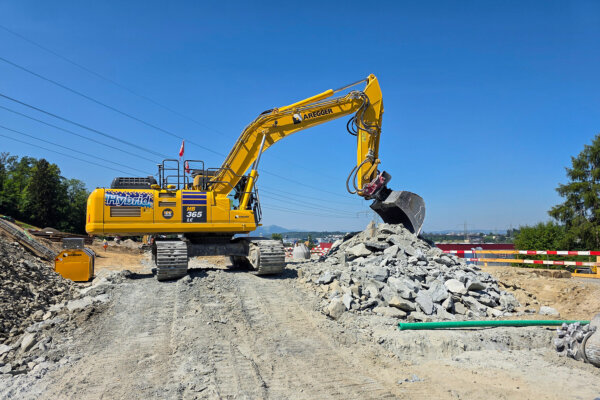 Aregger News Hengstacker Root 01