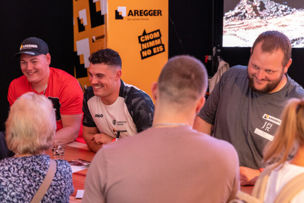 Aregger FB News Impressionen Autogrammstunde 02